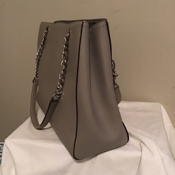 🔥Michael Kors, pre-owned, see description for details, has some life still. - Picture 9 of 14